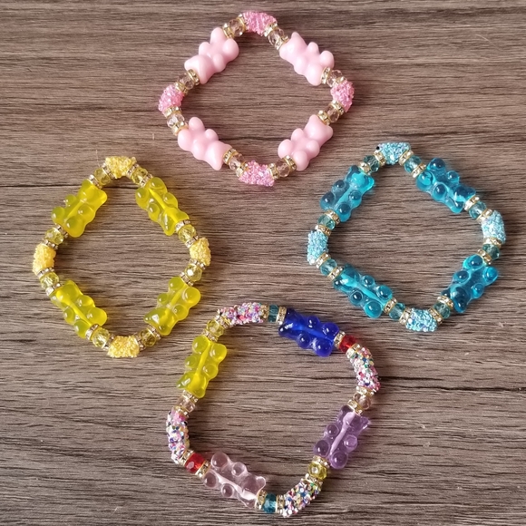 Beaded Gummy Bear Bracelet Pink Novelty Candy stackable Bracelet New - Picture 8 of 8
